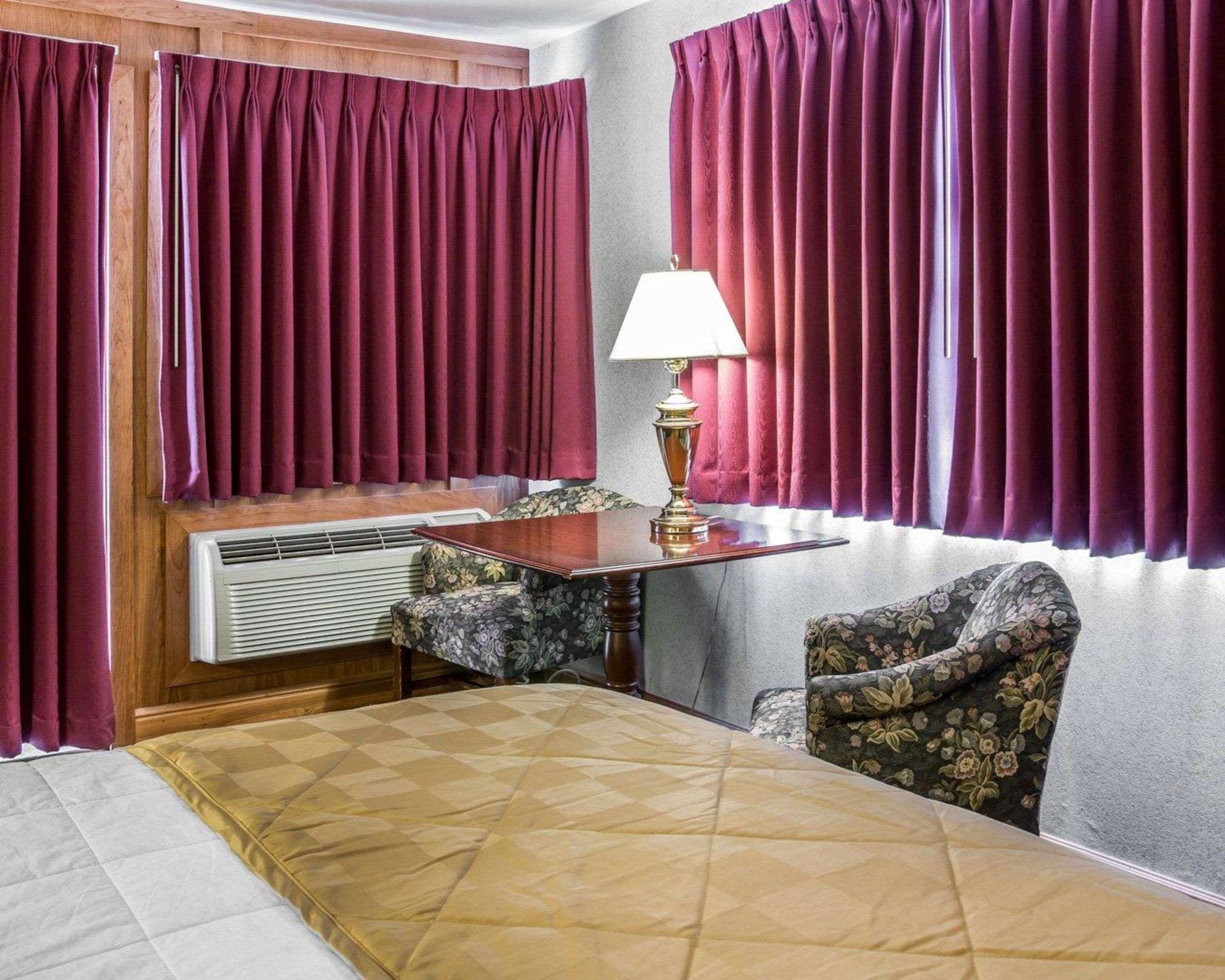 מקינאו סיטי Clarion Hotel Beachfront מראה חיצוני תמונה