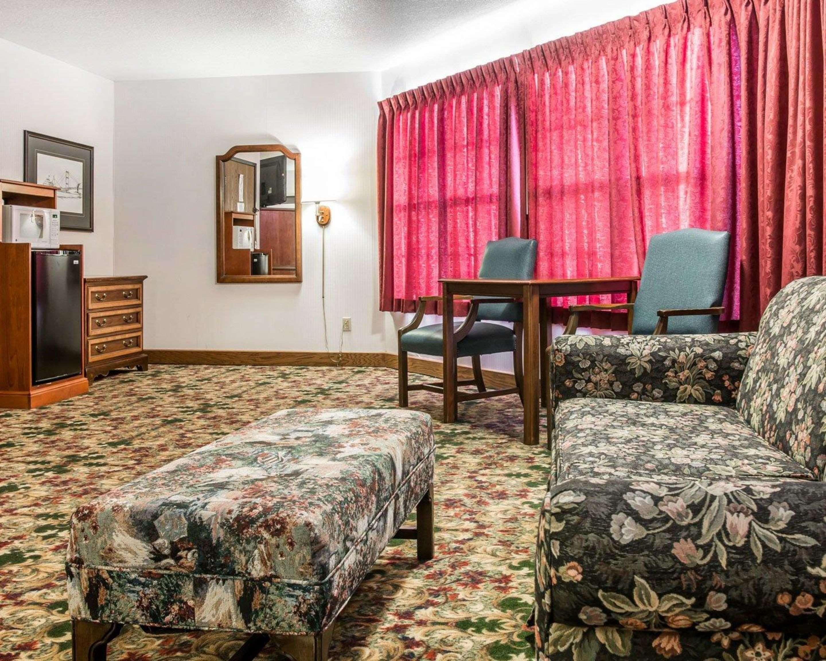 מקינאו סיטי Clarion Hotel Beachfront מראה חיצוני תמונה
